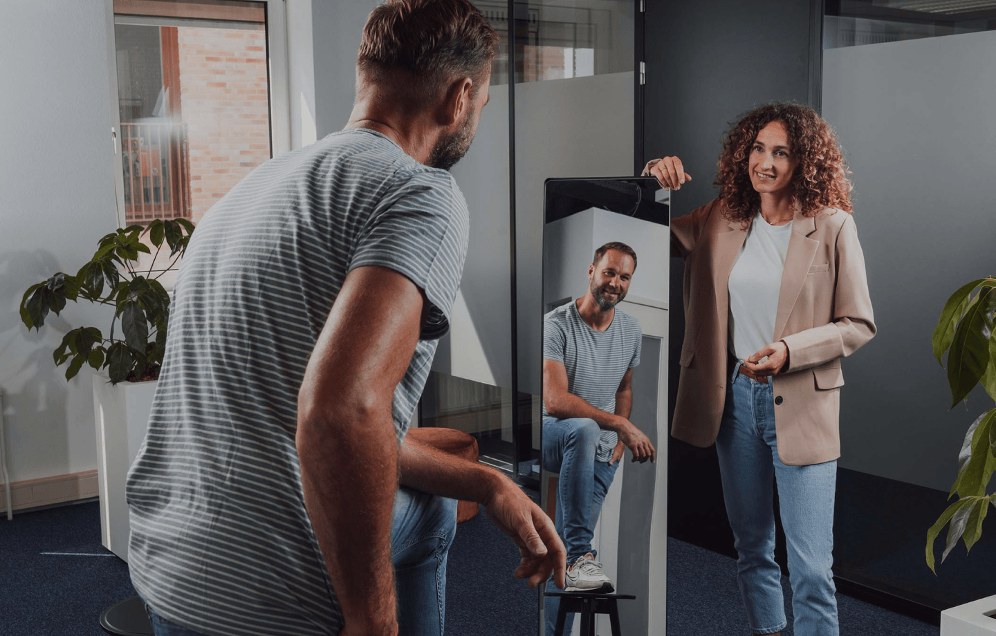 Paradigma employees background image